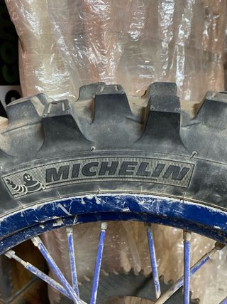 Rueda trasera moto Michelin 110/100-18