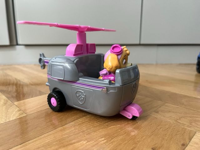 Coche y figura Patrulla Canina Skie