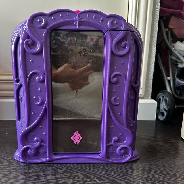 Muñeca Mixies Pixie Supremes Luna con Espejo