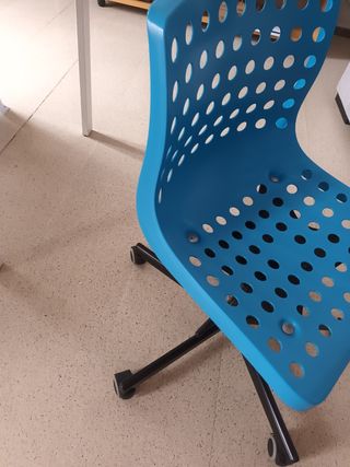 Silla de oficina con ruedas