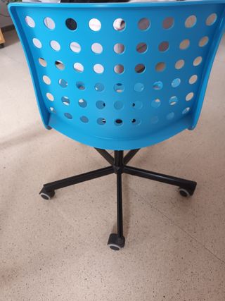 Silla de oficina con ruedas