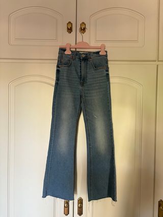 Pantalón vaquero Stradivarius Talla 34