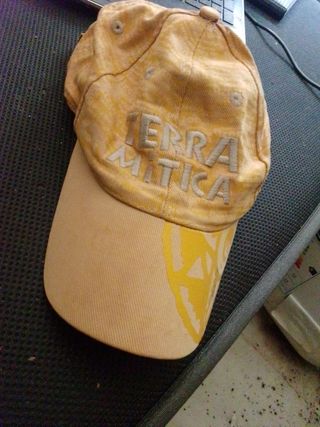 Gorra Terra Mítica Beige y Amarilla