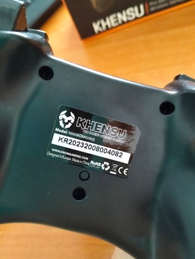 Mando Gaming KROM Khensu Pro Gaming Wireless Gamep