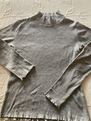 Jersey canalé gris cuello alto, talla 11-12