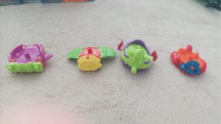 SuperZings Comisaría, Vehículos y Figuras