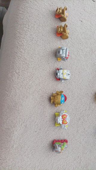 SuperZings Comisaría, Vehículos y Figuras