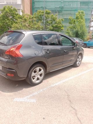 Peugeot 3008 2012