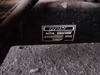 Remolque basculante con tracción.