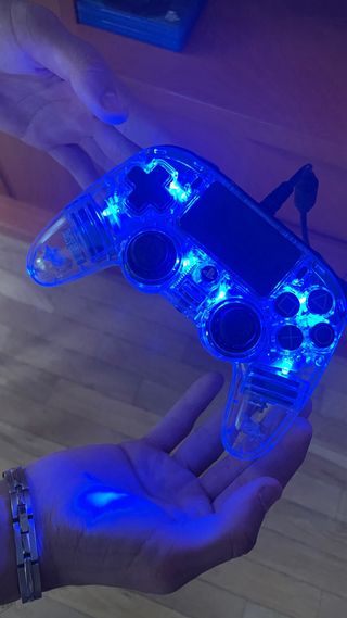 Mando Nacon PS4 LED Iluminado Compacto