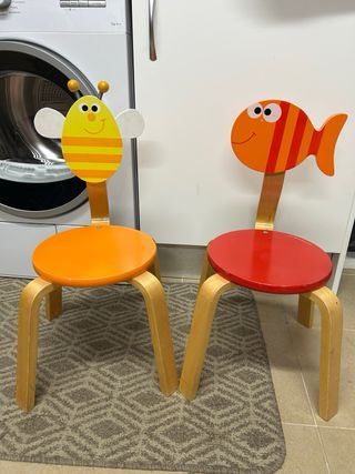 Sillas de madera para niños/as