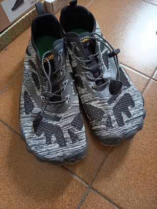 Zapatos Saguaro Talla 43 Negros y Grises
