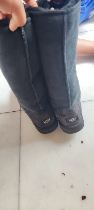 Botas UGG Negras Talla [insertar talla]