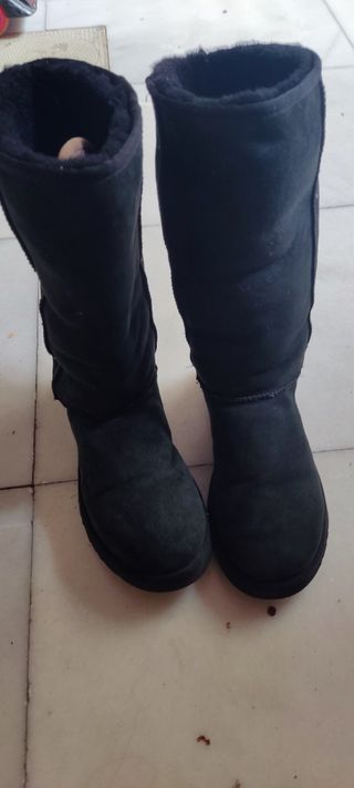 Botas UGG Negras Talla [insertar talla]
