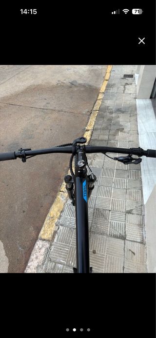 Bicicleta de montaña negra cannondale talla L