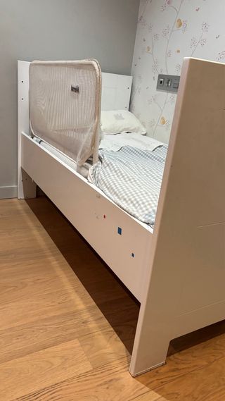 Cuna/cama infantil con colchón viscoelástico