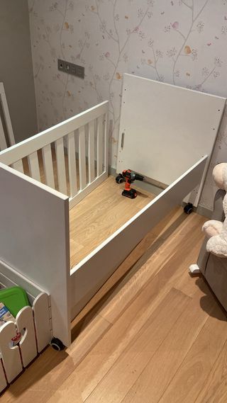 Cuna/cama infantil con colchón viscoelástico