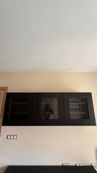 Mueble TV y Vitrina IKEA Madera y Cristal