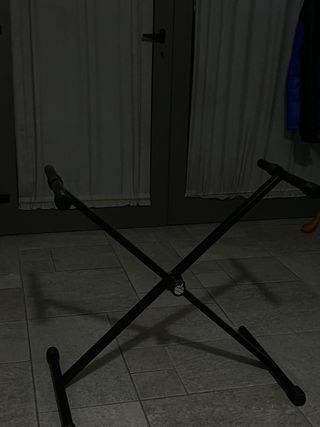 Tastiera Yamaha con supporto e sgabello