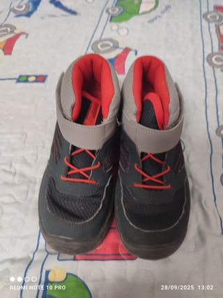 Botas de montaña Quechua talla 34