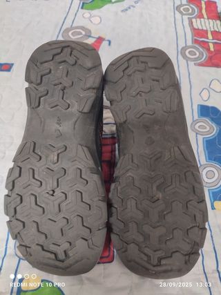 Botas de montaña Quechua talla 34