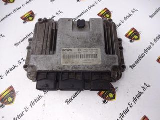 Centralita del motor Renault  0281011237 8200305678 8200284704