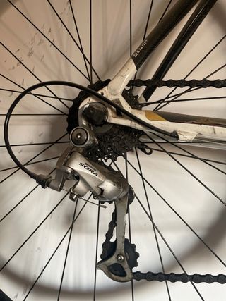 Bicicleta de carretera blanca