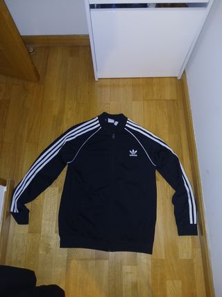 Chaqueta Adidas Negra con Rayas Blancas