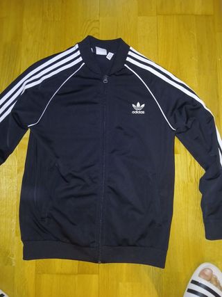 Chaqueta Adidas Negra con Rayas Blancas