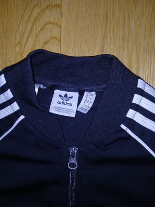 Chaqueta Adidas Negra con Rayas Blancas