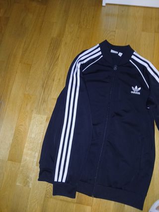 Chaqueta Adidas Negra con Rayas Blancas