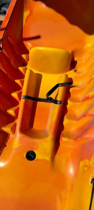 Kayak 3 personas naranja y amarillo