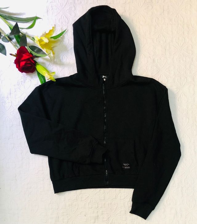 Sudadera con capucha negra