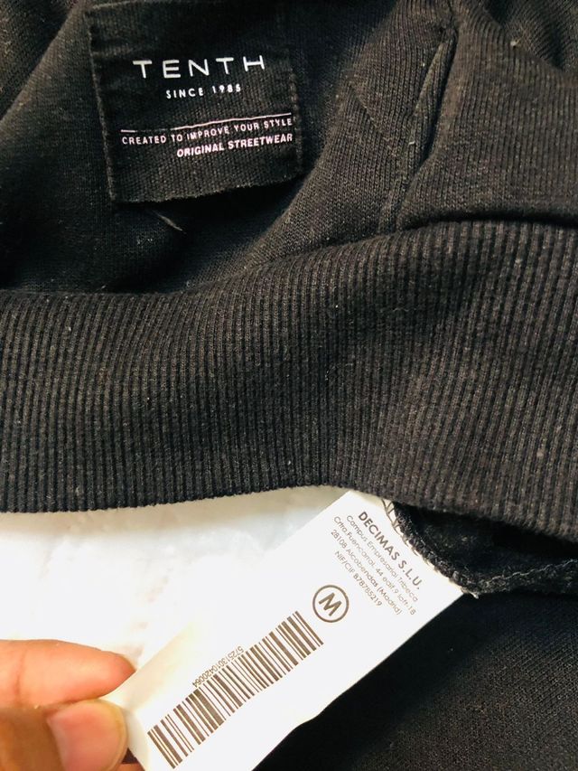 Sudadera con capucha negra