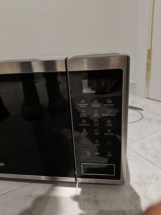 Microondas Samsung plateado