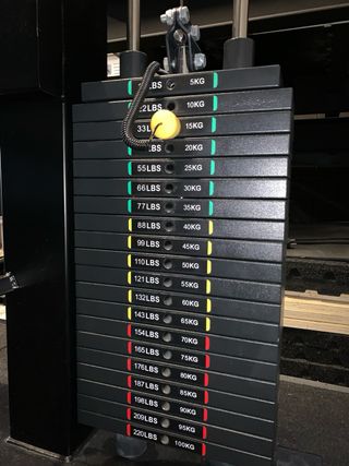 Máquina Dual Extensión Cuádriceps/Femoral tumbado