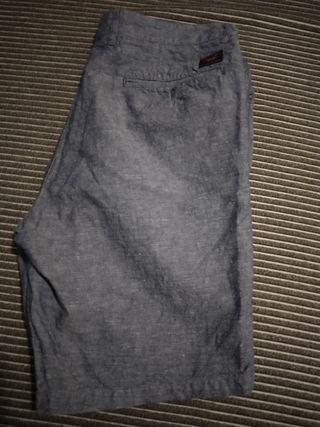 Pantalones chinos cortos salsa
