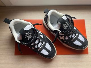 Zapatillas Louis Vuitton LV Sakte Negras Blancas