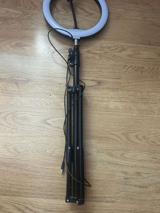 Aro de luz LED con trípode