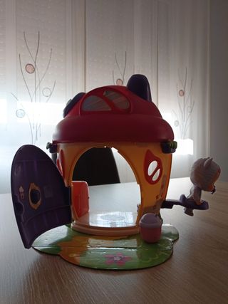 Casa Bebé Llorones y muñeco