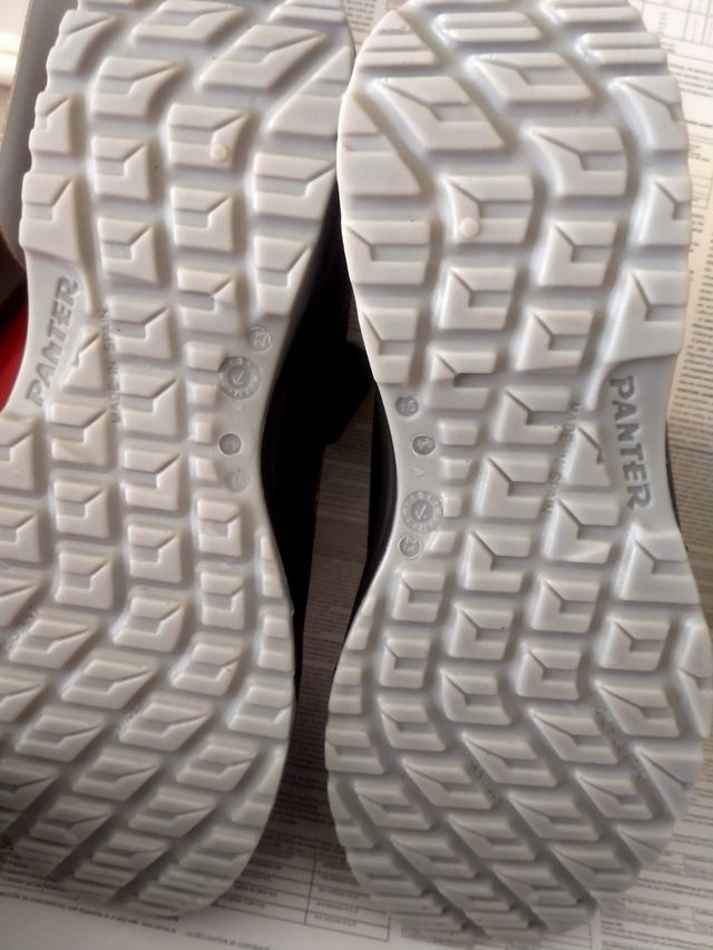 Zuecos sanitarios blancos INESCOP D'dry talla 41