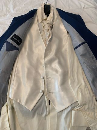 Chaqué Vértize Gala Novio Azul y Beige
