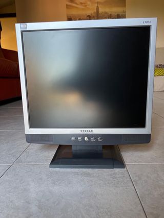 Monitor Hyundai L70S+