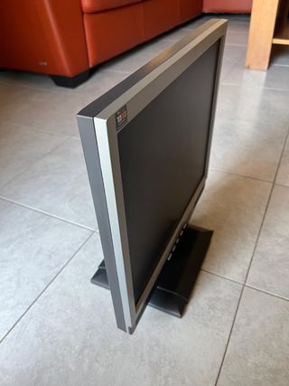 Monitor Hyundai L70S+