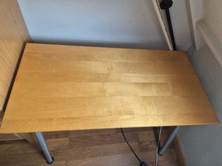 Mesa de escritorio madera y metal