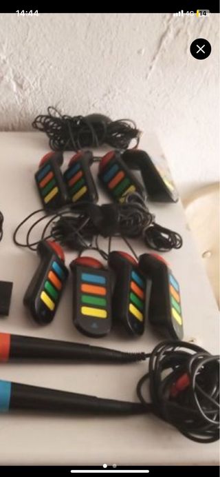 mandos Buzz más tres juegos y dos micros ps2