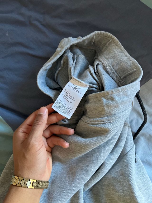 Pantalón Nike Tech Gris