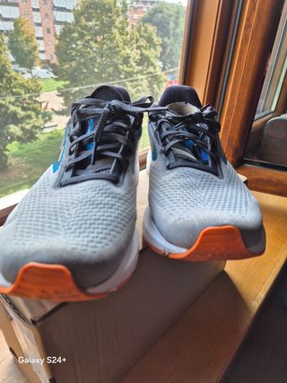 Brooks Launch 10 Scarpe Running Taglia 42.5 Grigio
