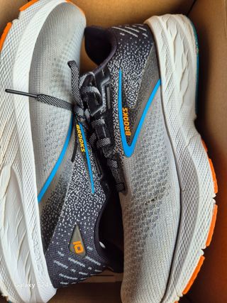 Brooks Launch 10 Scarpe Running Taglia 42.5 Grigio