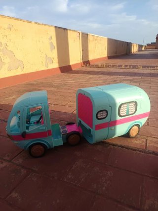 Caravana L.O.L. Surprise! OMG Glam N Go Camper